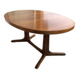 Baumann extendable oval dining table