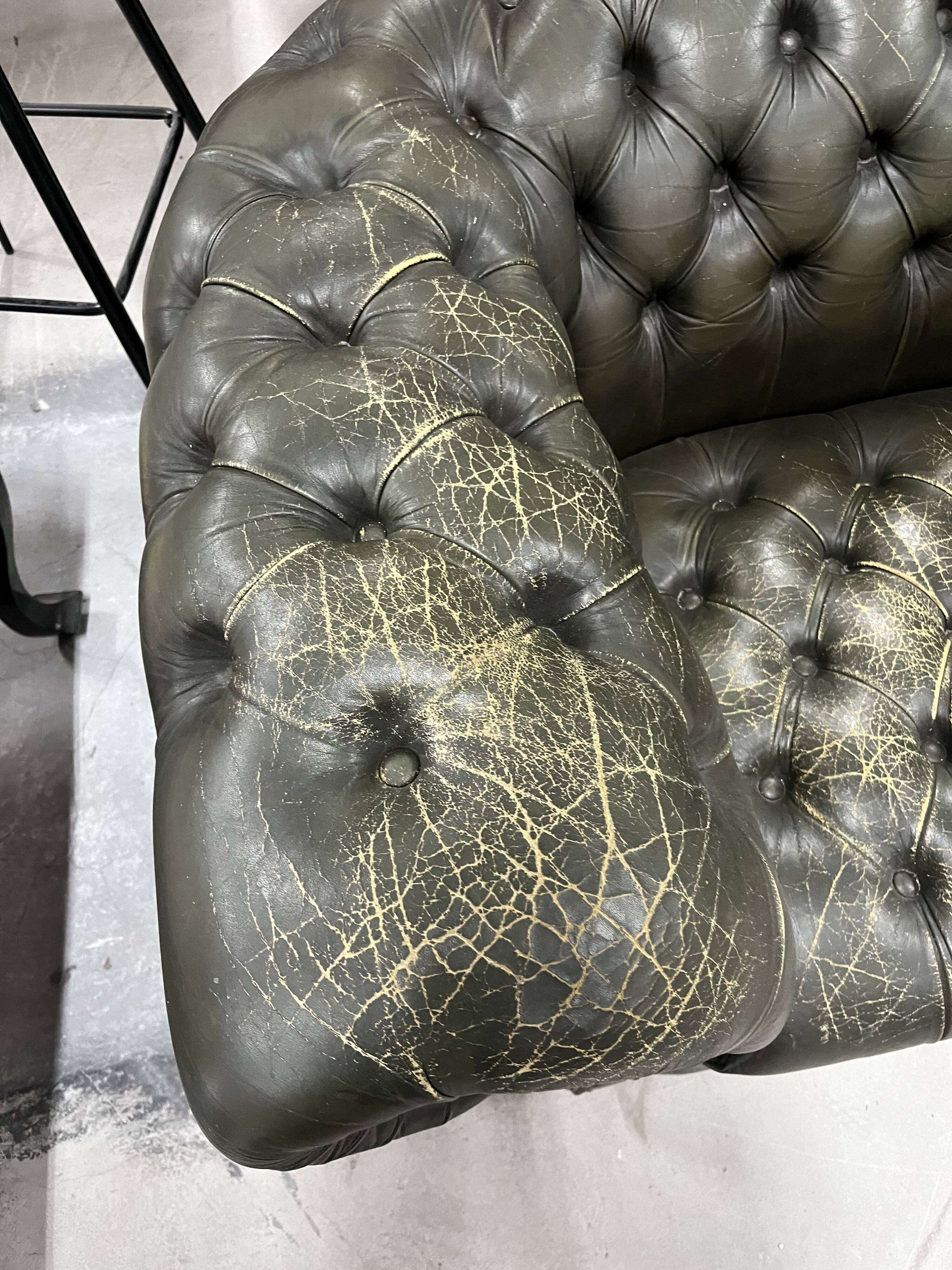 Fauteuil club Chesterfield vert antique
