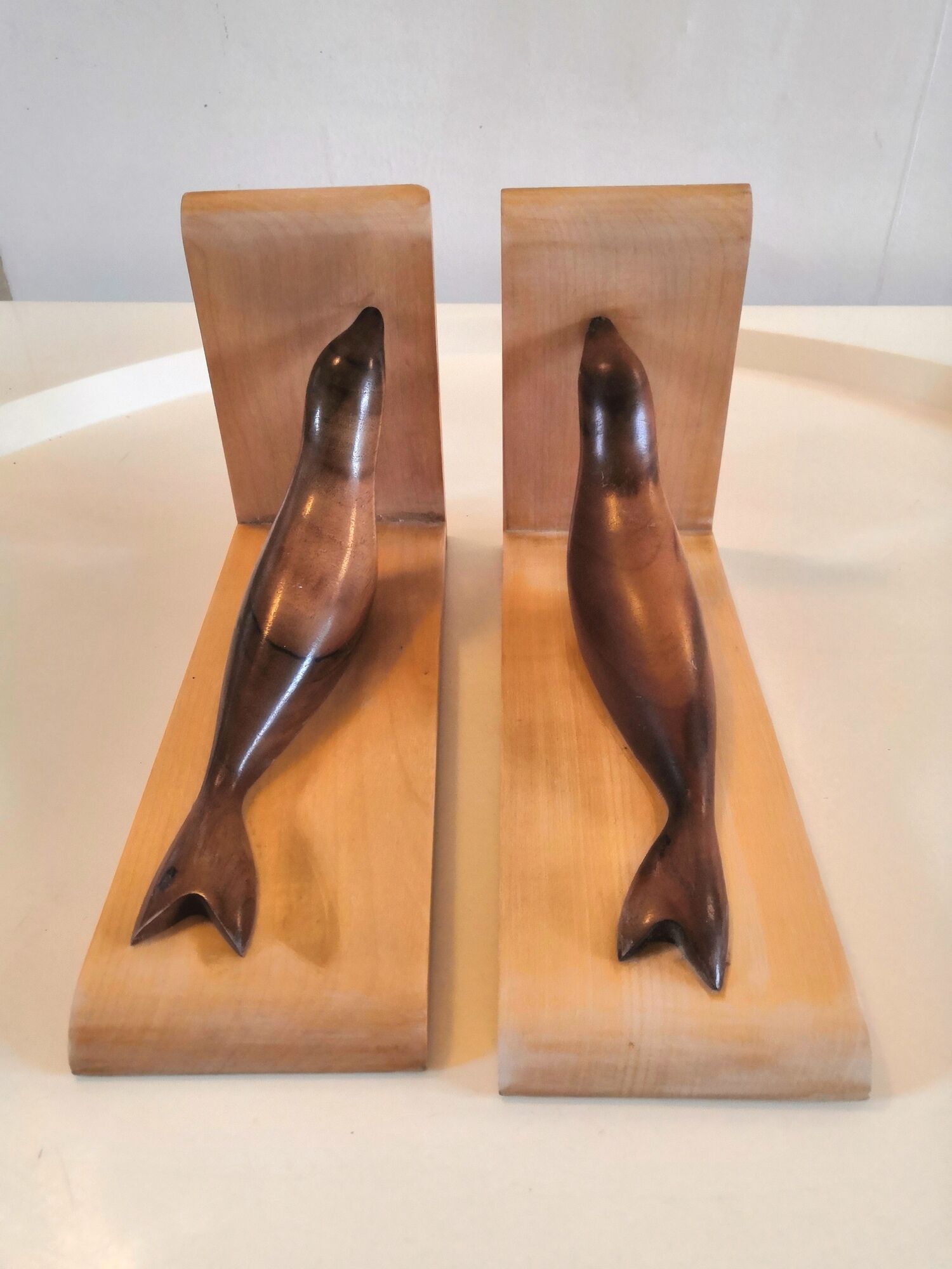 Paire de serre livres aux otaries design années 70
