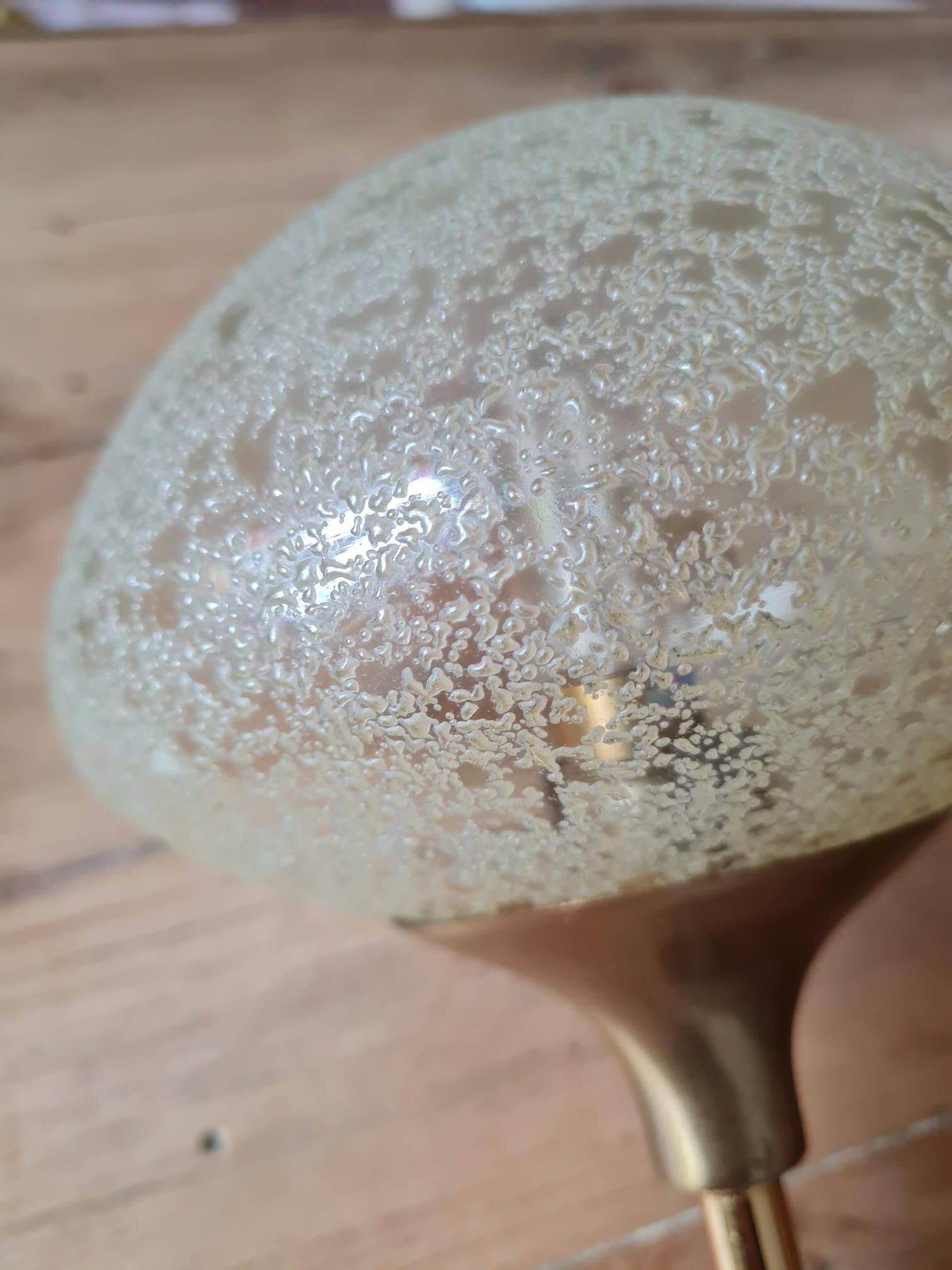 Paire d'appliques laiton et verre givré 1960