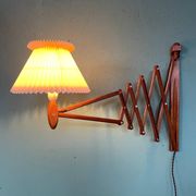 Lampe à ciseaux Le Klint vintage en chêne des années 1960