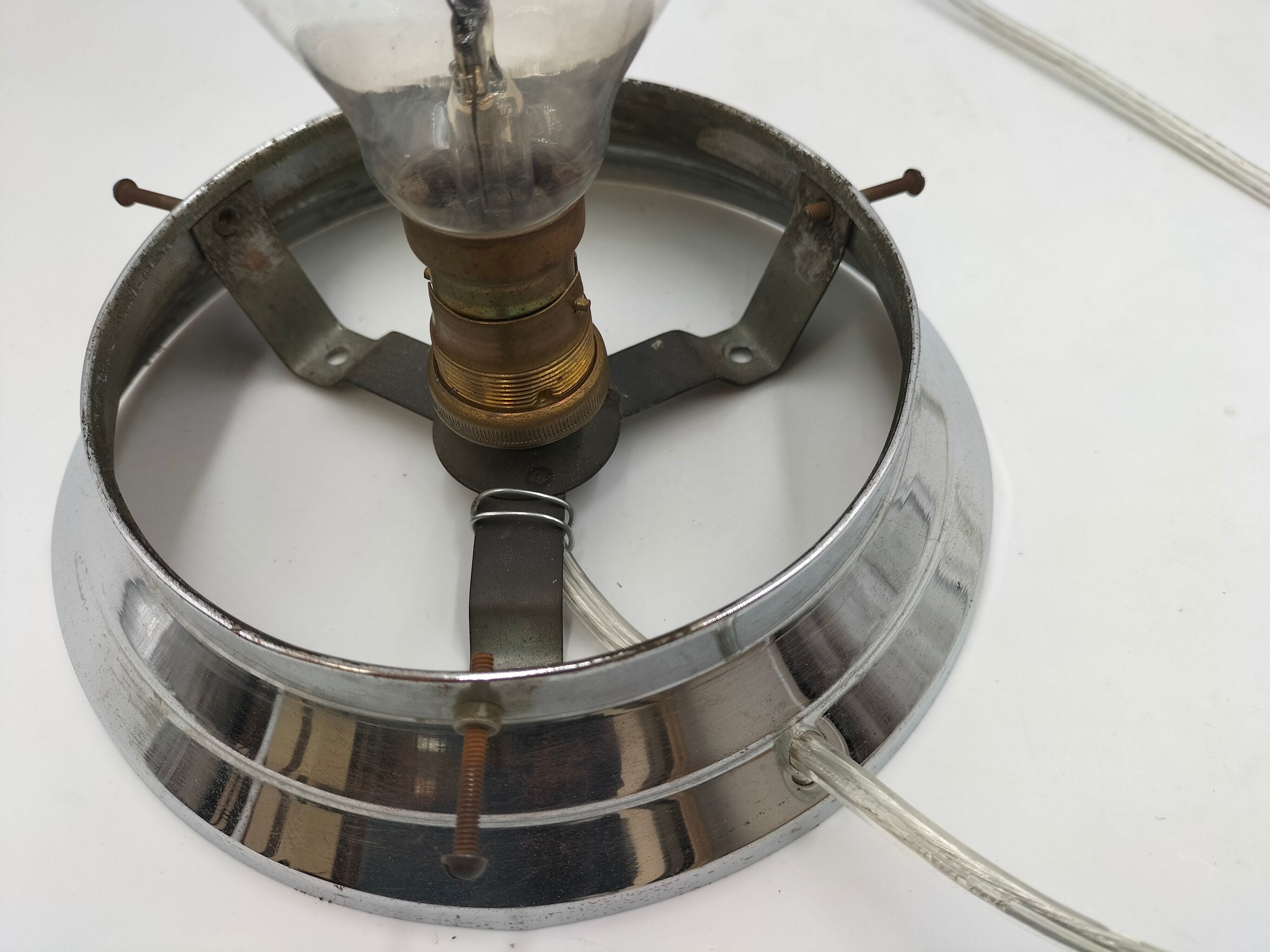 Art deco building lamp