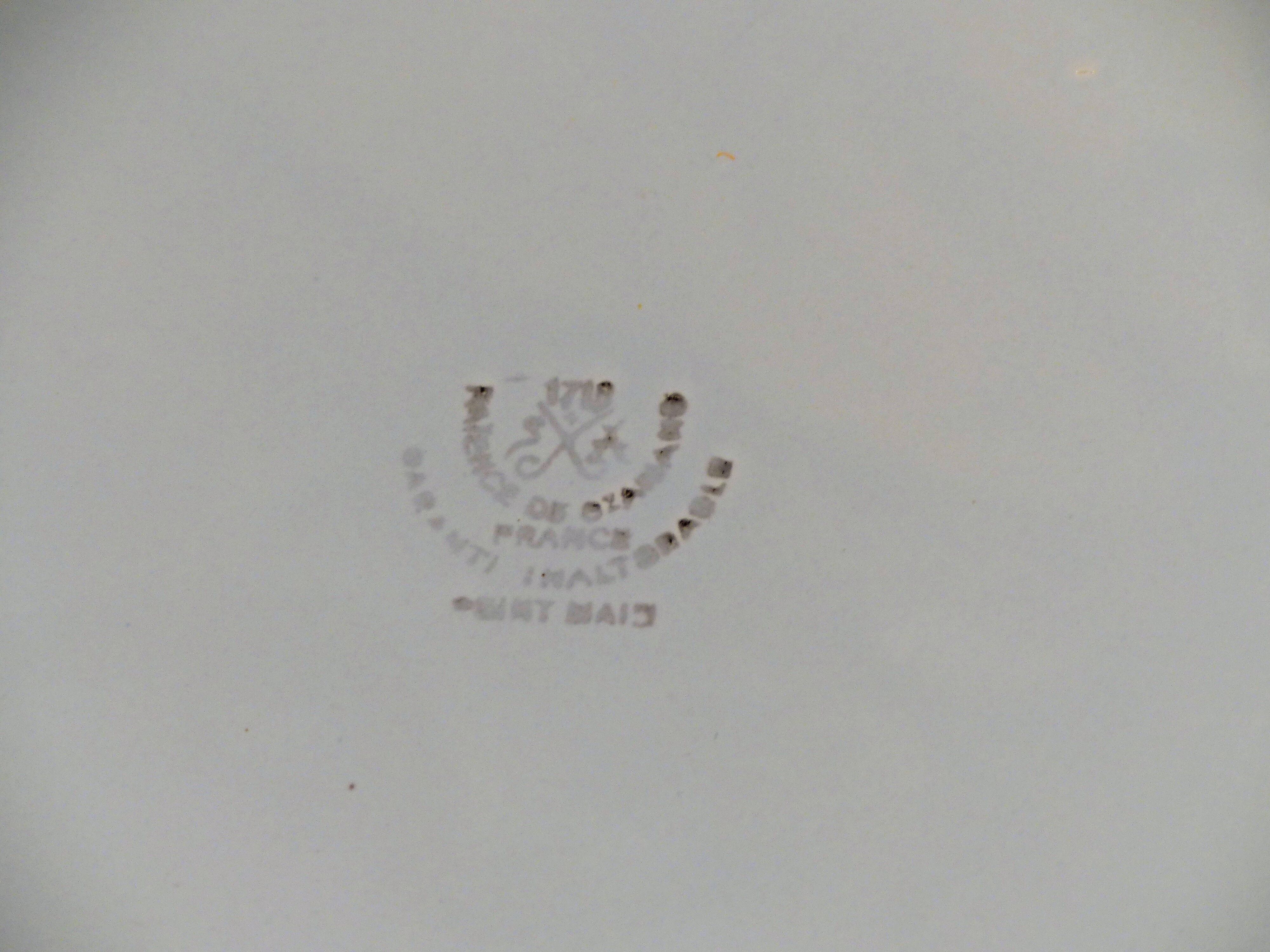 8 oyster plates St Amand