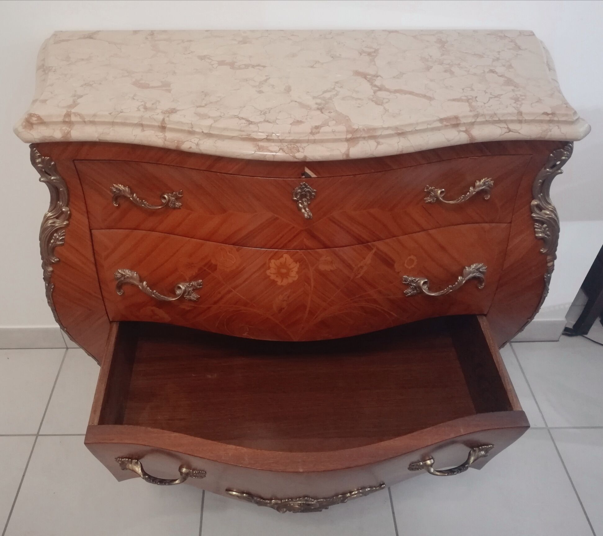 Commodity tomb three drawers Louis XV style