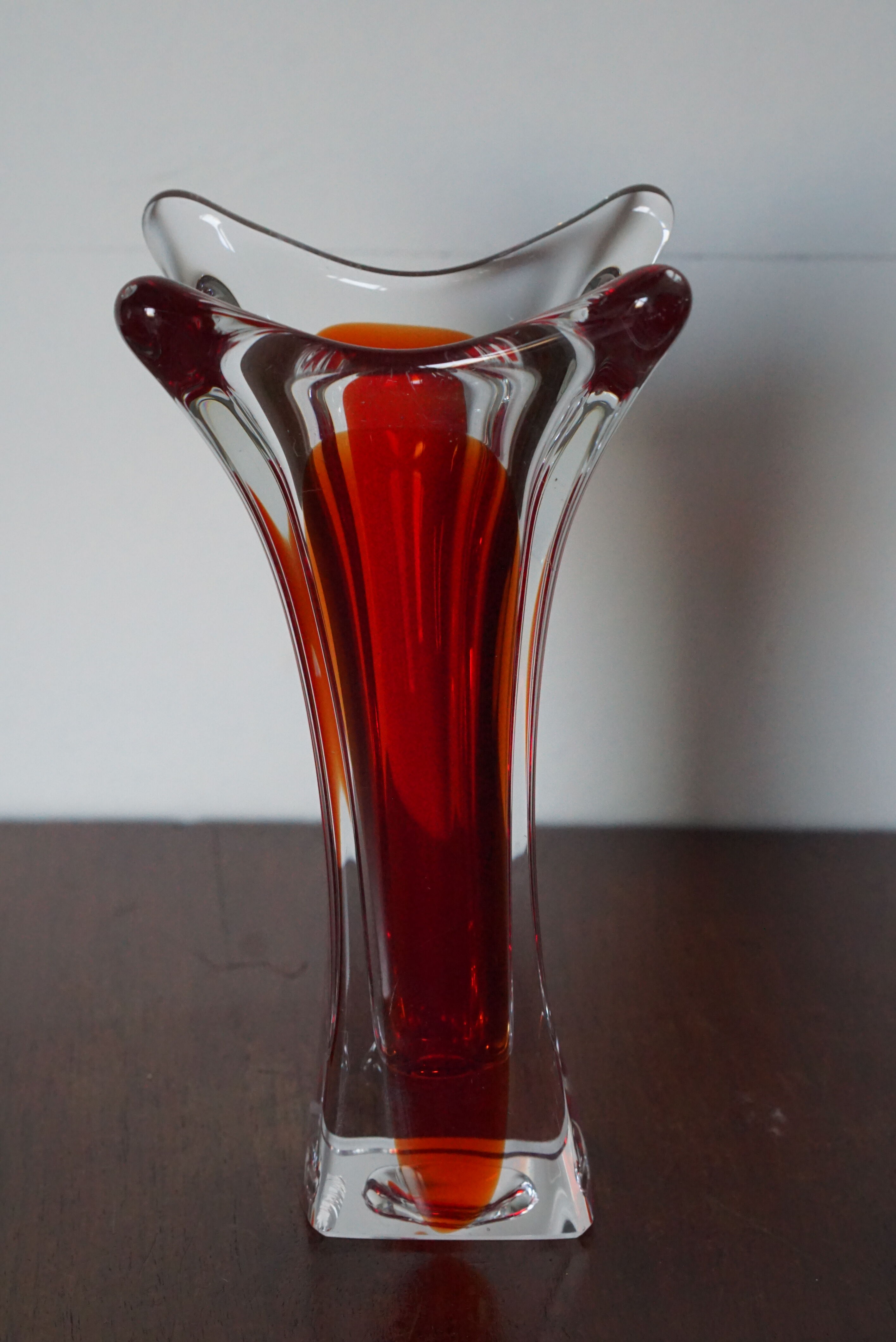 Red background color Murano vase