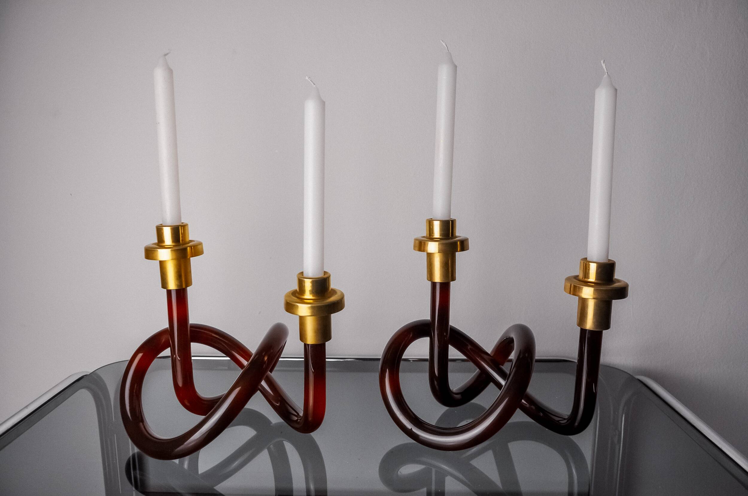 Pair of pretzel candlesticks by Dorothy Thorpe in lucite, 1970