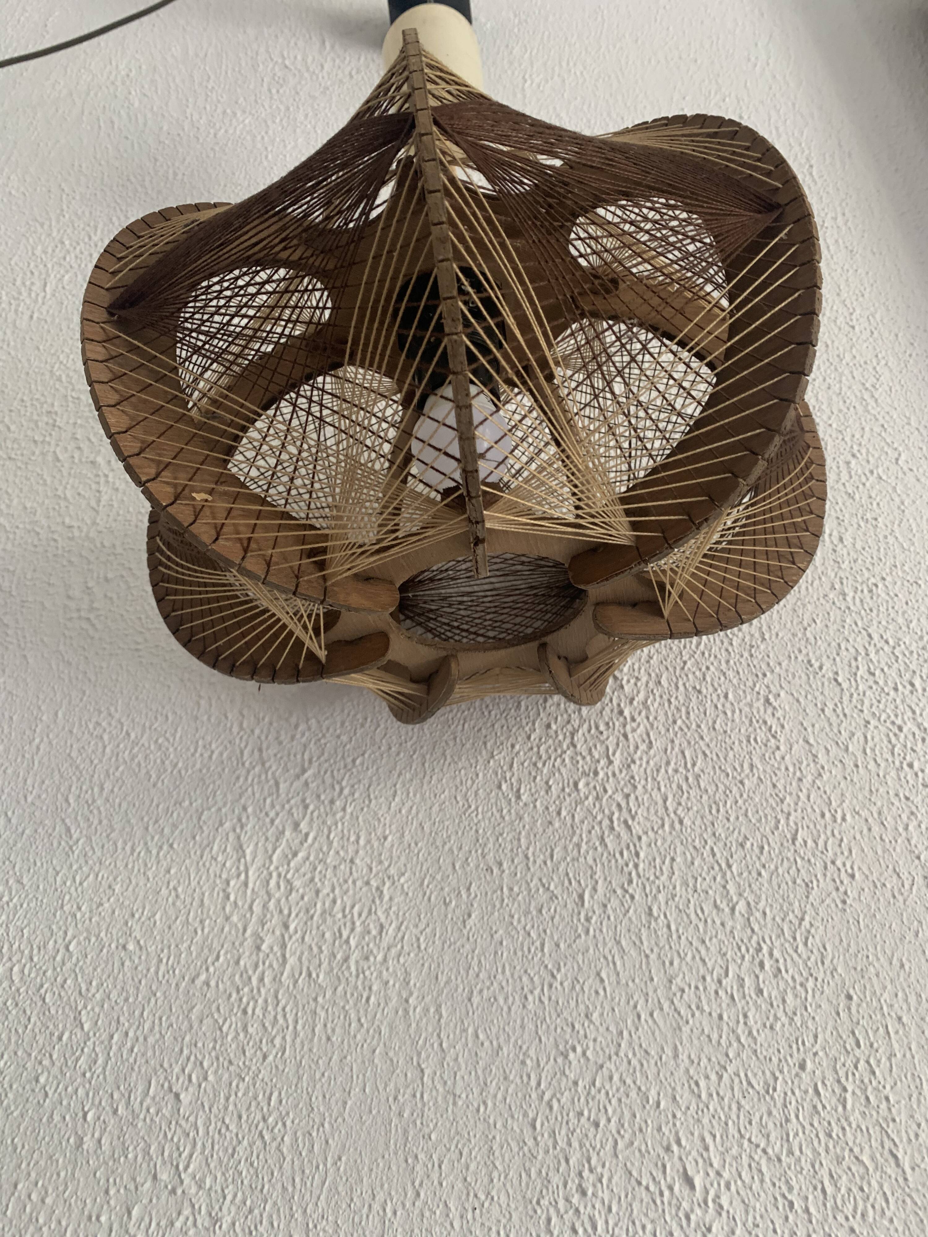 Suspension vintage 1960 scandinave lustre fil et bois - 30 x 21 cm