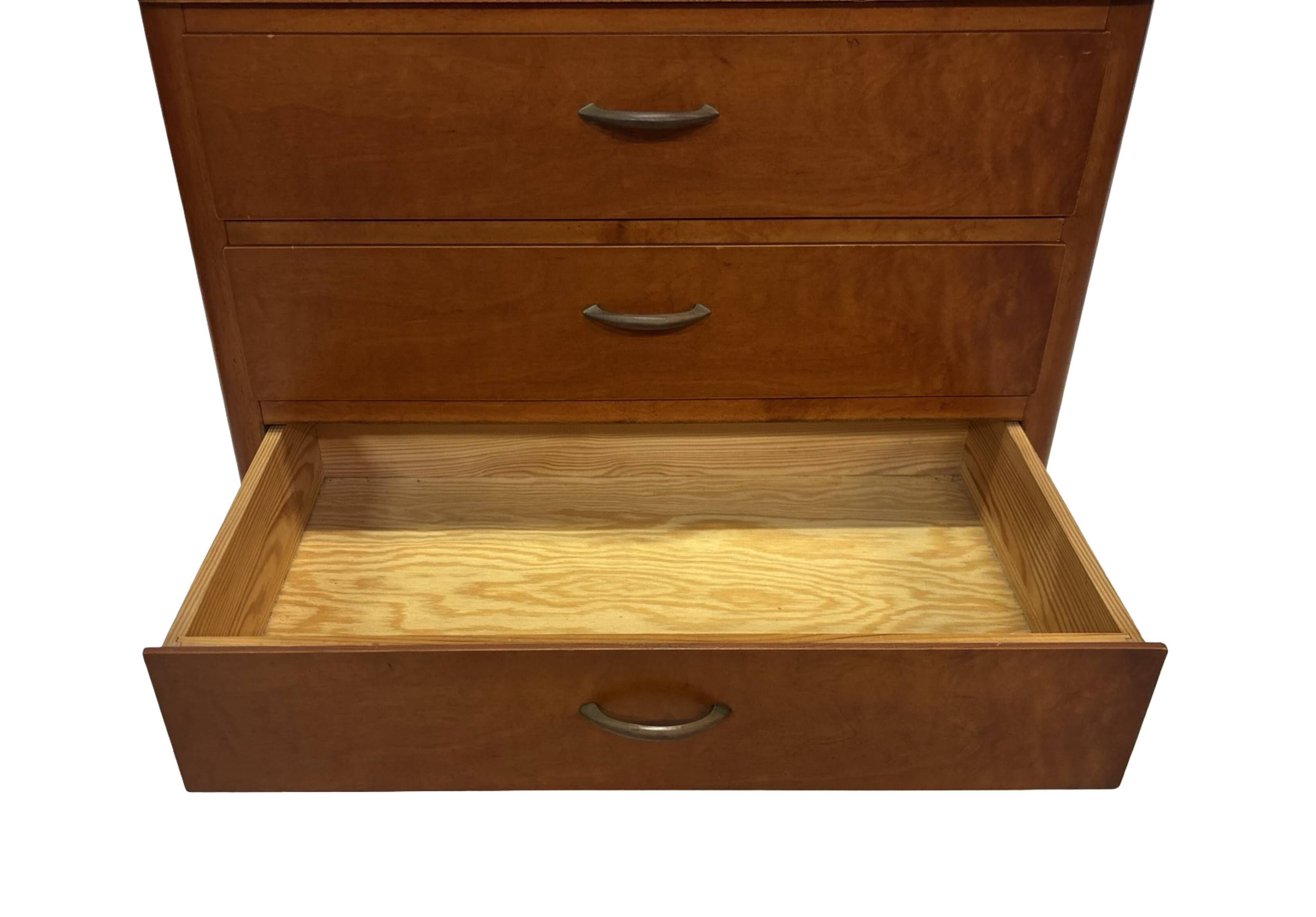 Petite commode vintage des années 1960 en chêne.