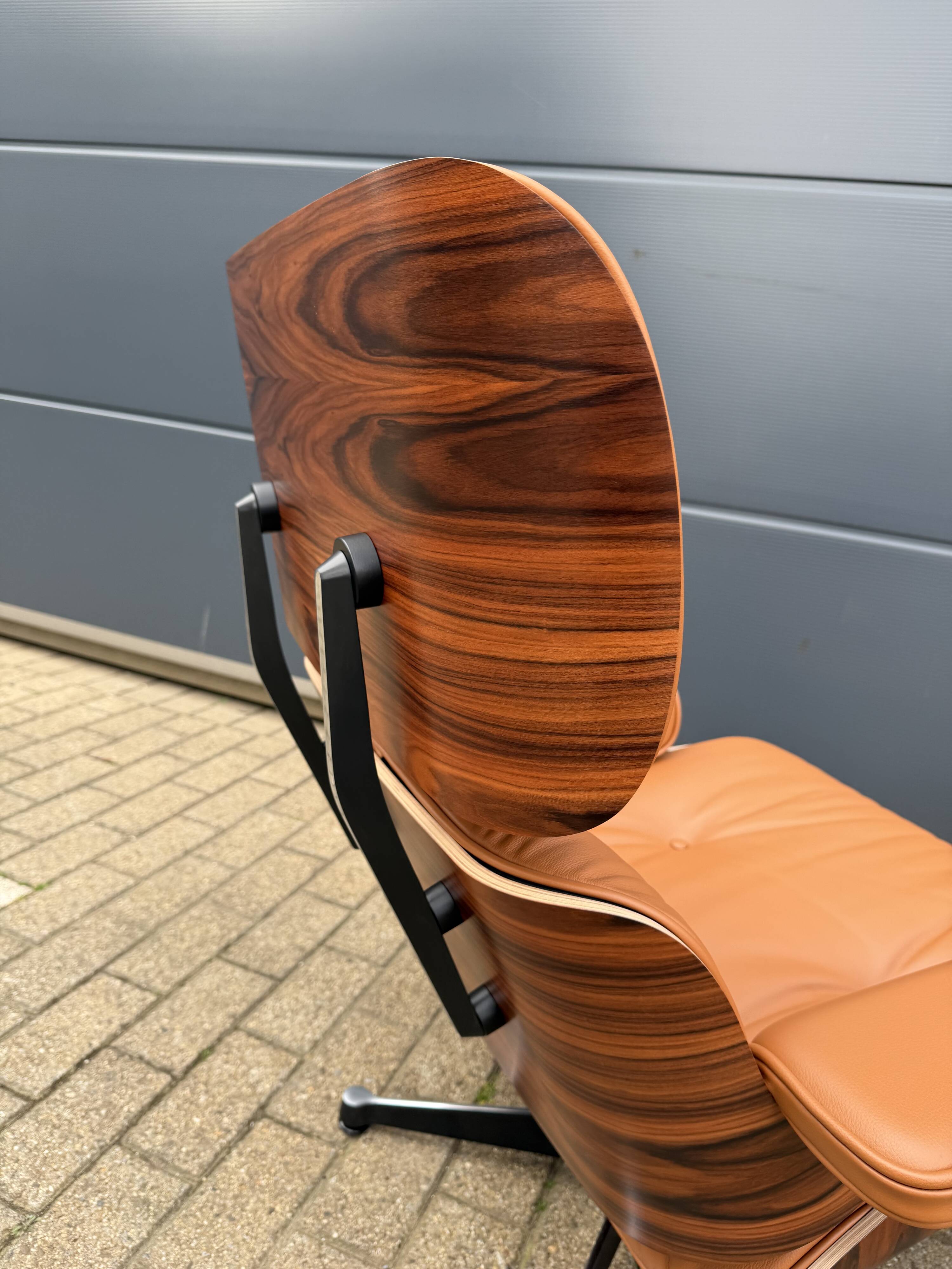 Vitra Eames Lounge Chair XL + Ottoman, Cognac leather & Santos Rosewood