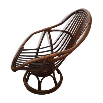 Swivel rattan chair