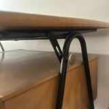 Bureau à plateau inclinable