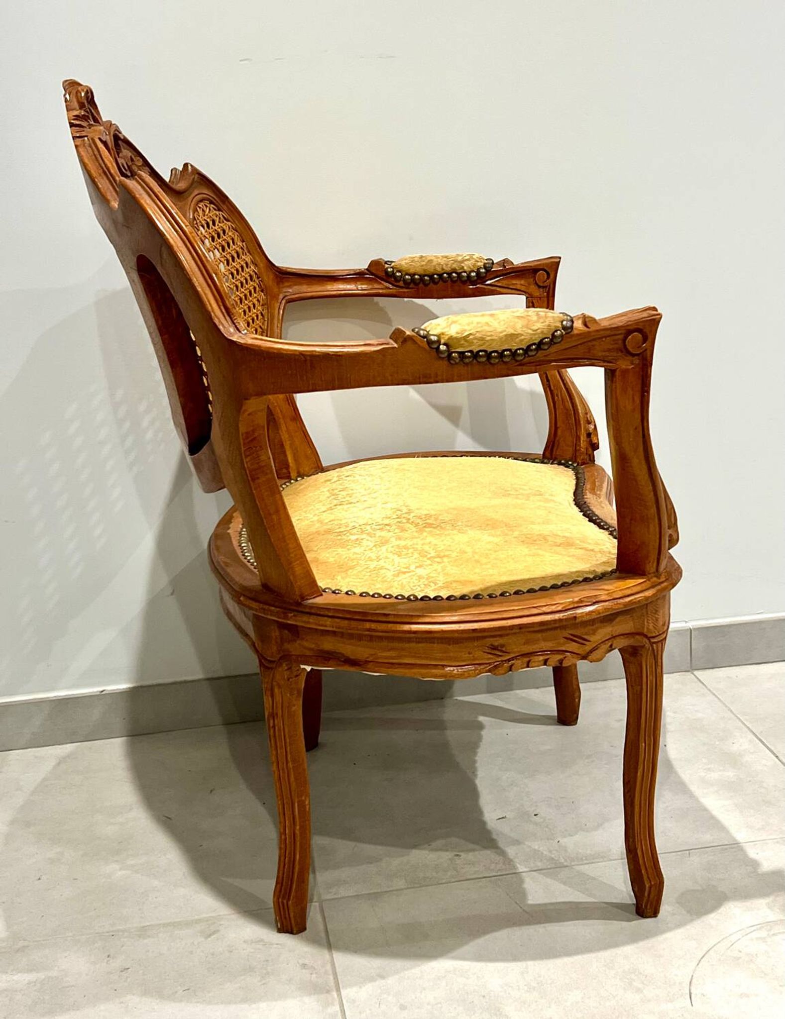 Salon Louis XVI, quatre pièces cannelé et mouluré