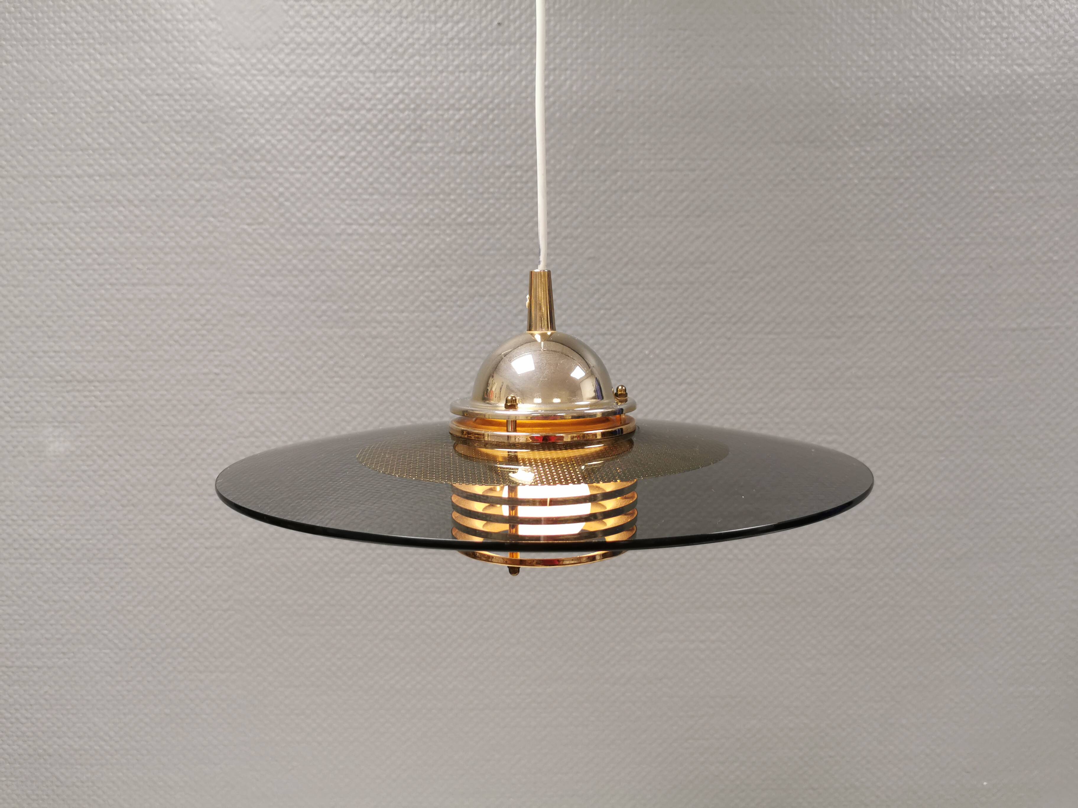 Suspension Belid T 391 en métal doré et verre fumé, par Jan-Eskil Eskilsson dans les années 1980
