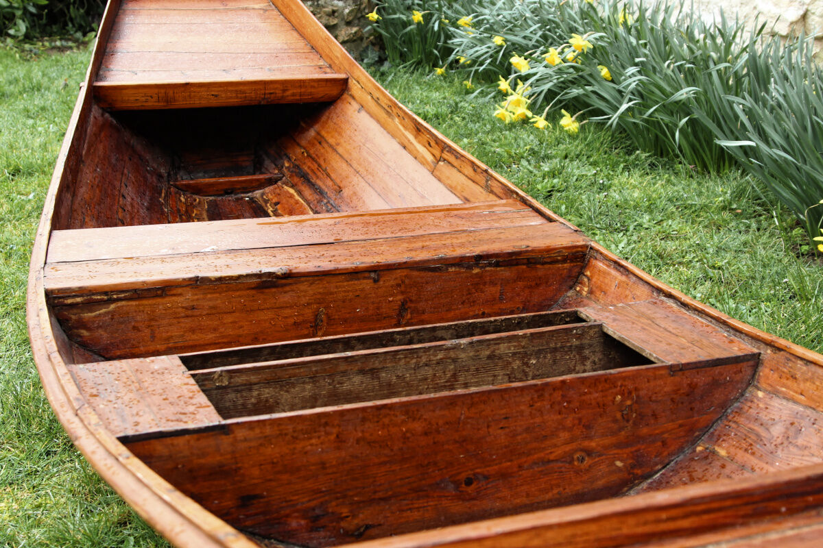 Ancient Picardy boat in solid wood
