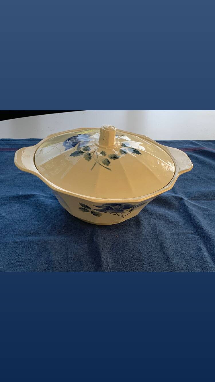 Digoin and Sarreguemines soup tureen, made in France, numbered, art deco