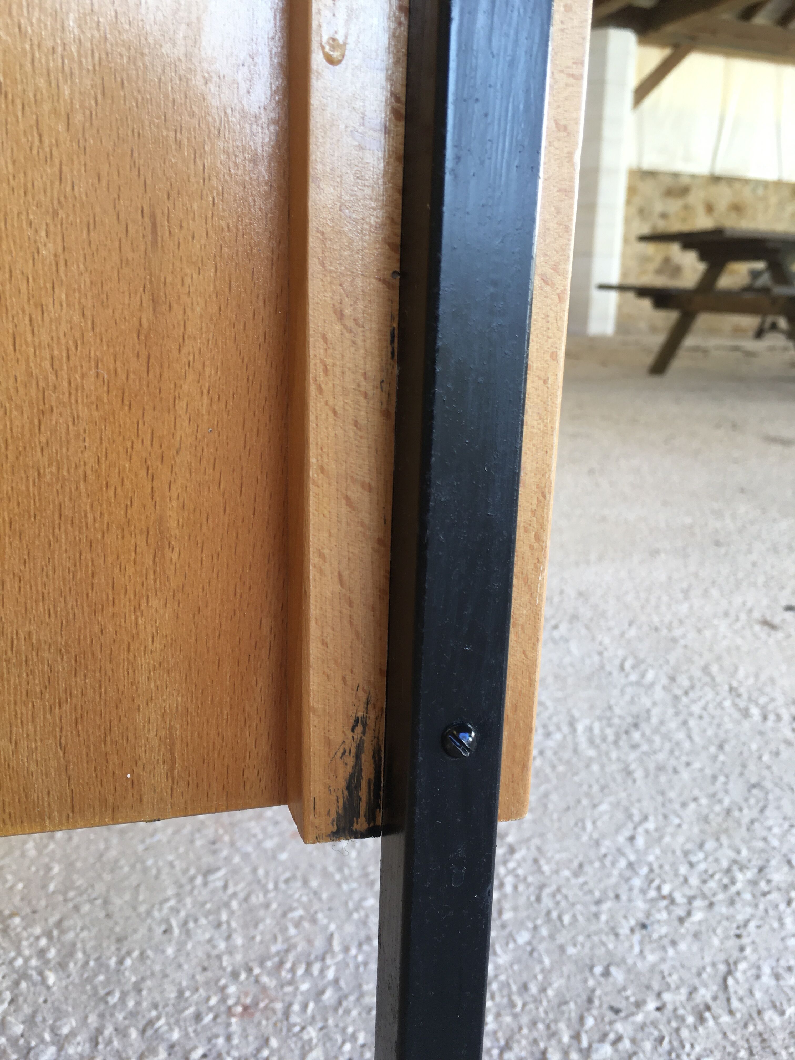 Desk with drawers and tubular metal feet