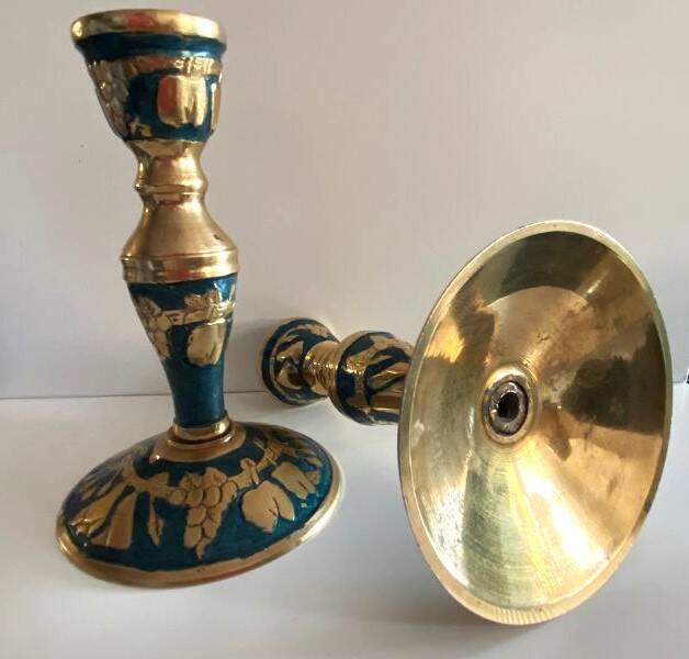 Atypical duo of candlesticks, candle holders, copperware from cerdon