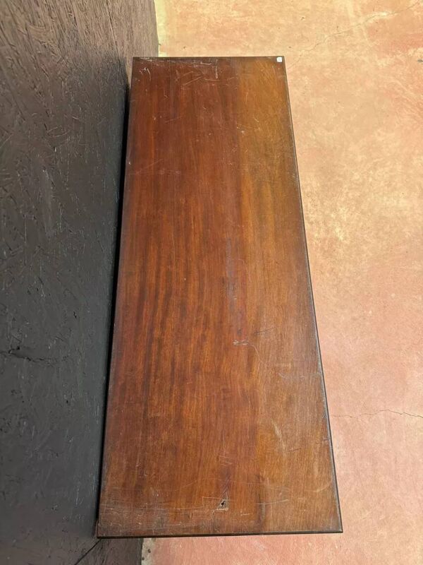 Large commode anglaise en acajou - Début XXe siècle