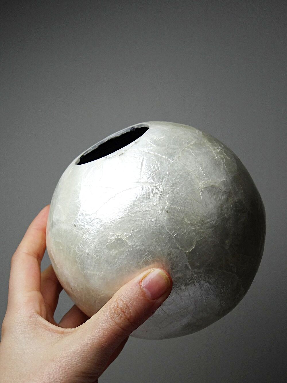 Small round vase in natural capiz mother-of-pearl contemporary.