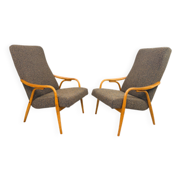 Mid-century modern armchairs Ton 947 by Antonín Šuman