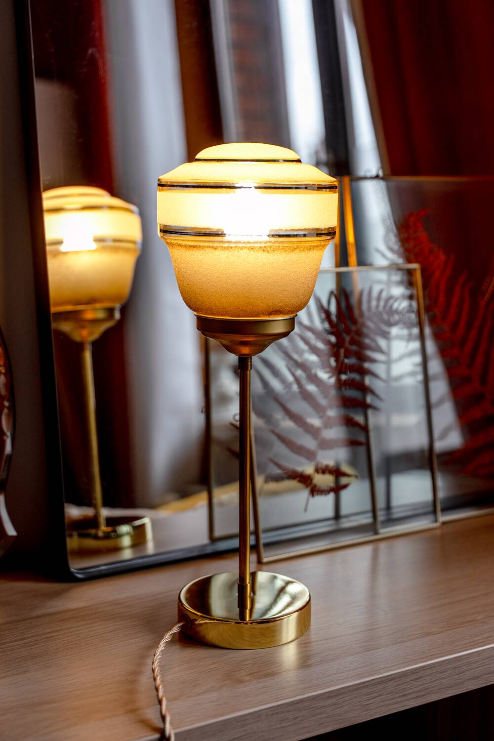 Lampe à poser avec globe vintage