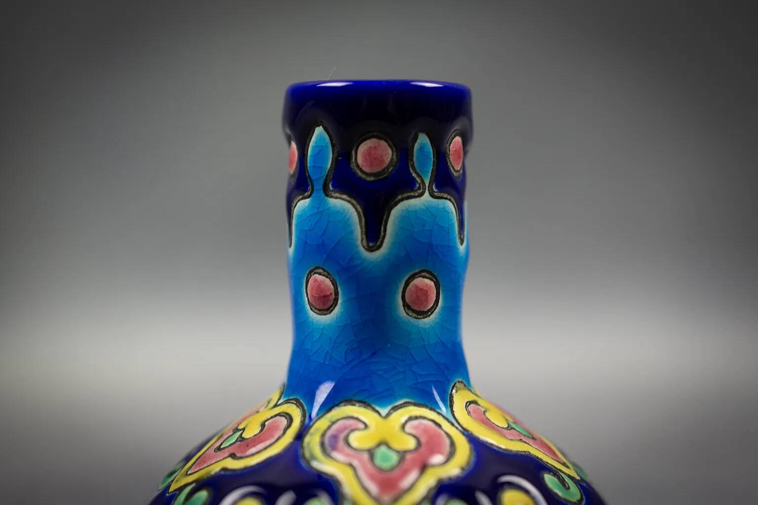 Vase miniature en émaux de Longwy – Style Art Déco