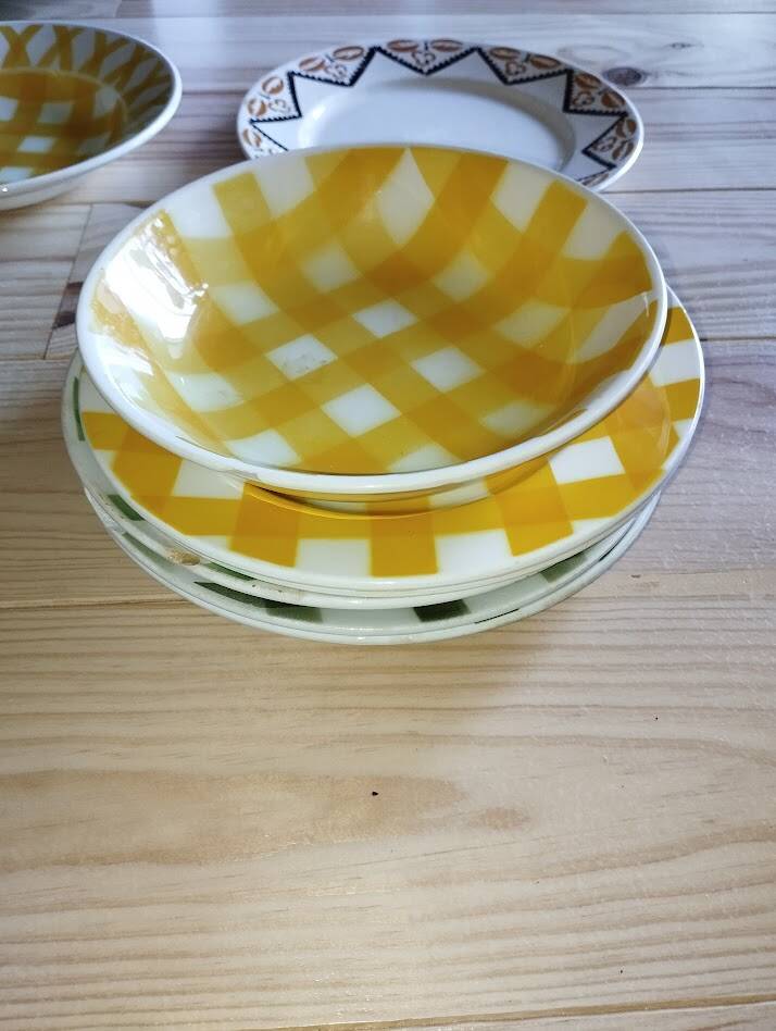 set of Sarreguemines Digoin plates