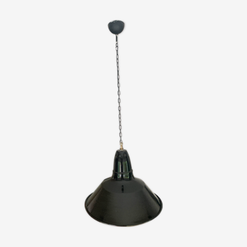 Black industrial hanging lamp