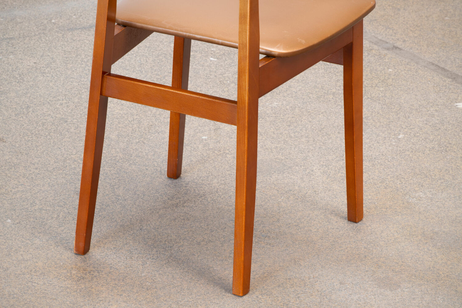 Series of 4 scandinavian chairs with curved back 1960