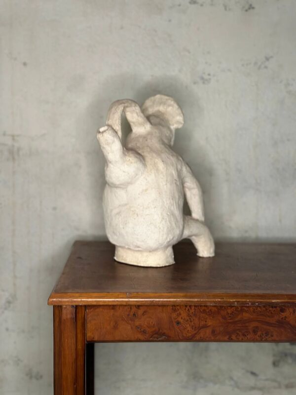 Sculpture en terre cuite anthropomorphe