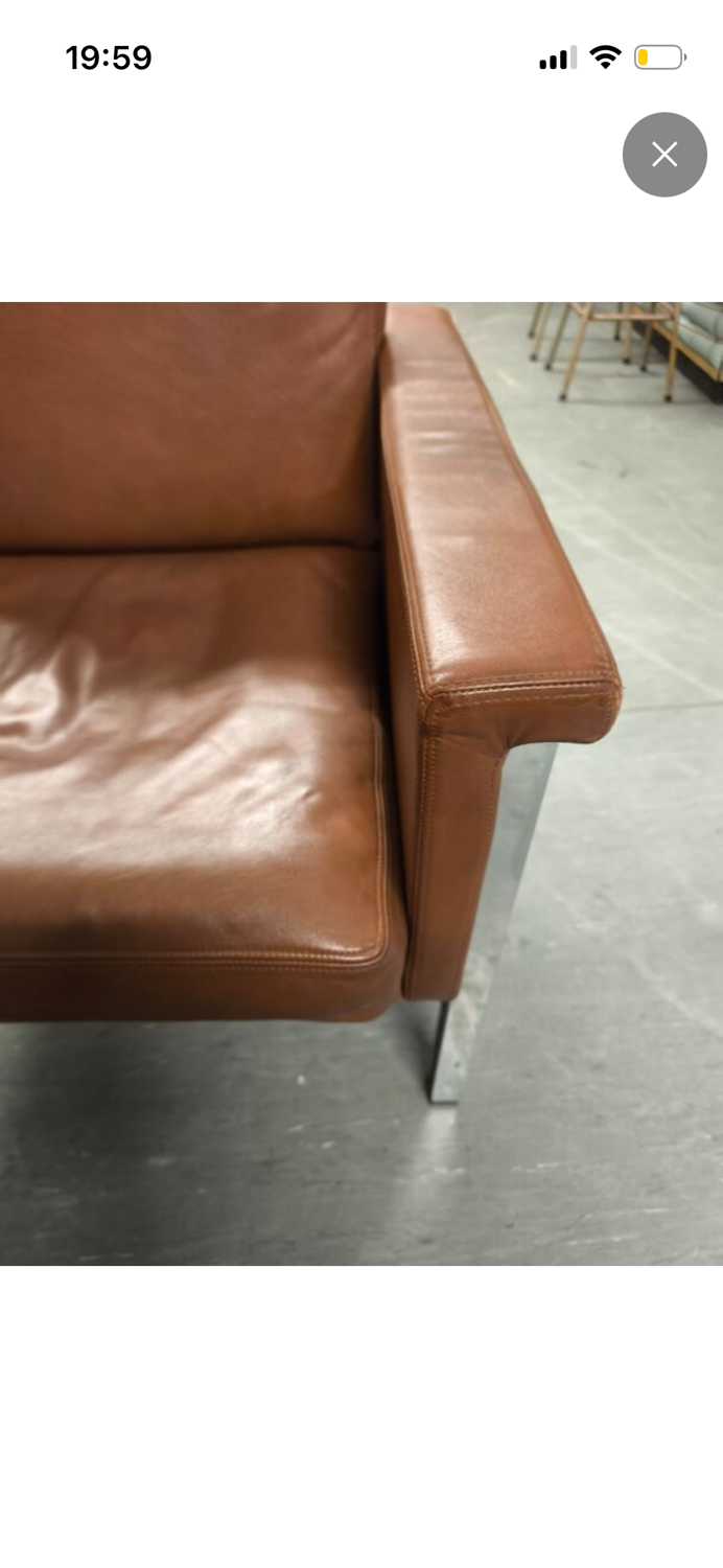 Fauteuil moderne en cuir