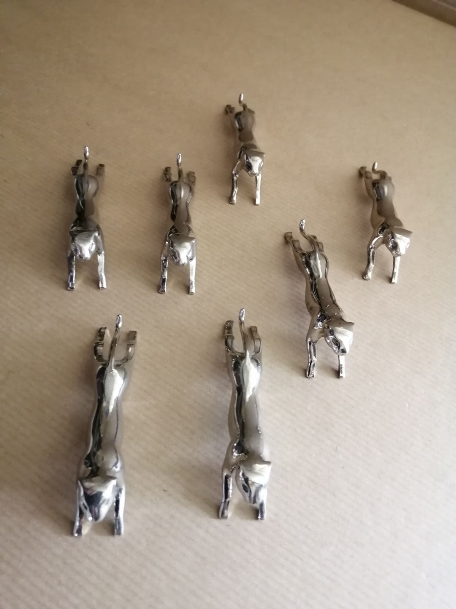 7 silver metal knife holders