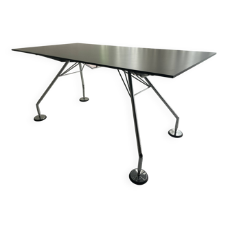 Nomos Tecno desk, design Richard Foster