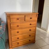 Elegant pine chest of drawers