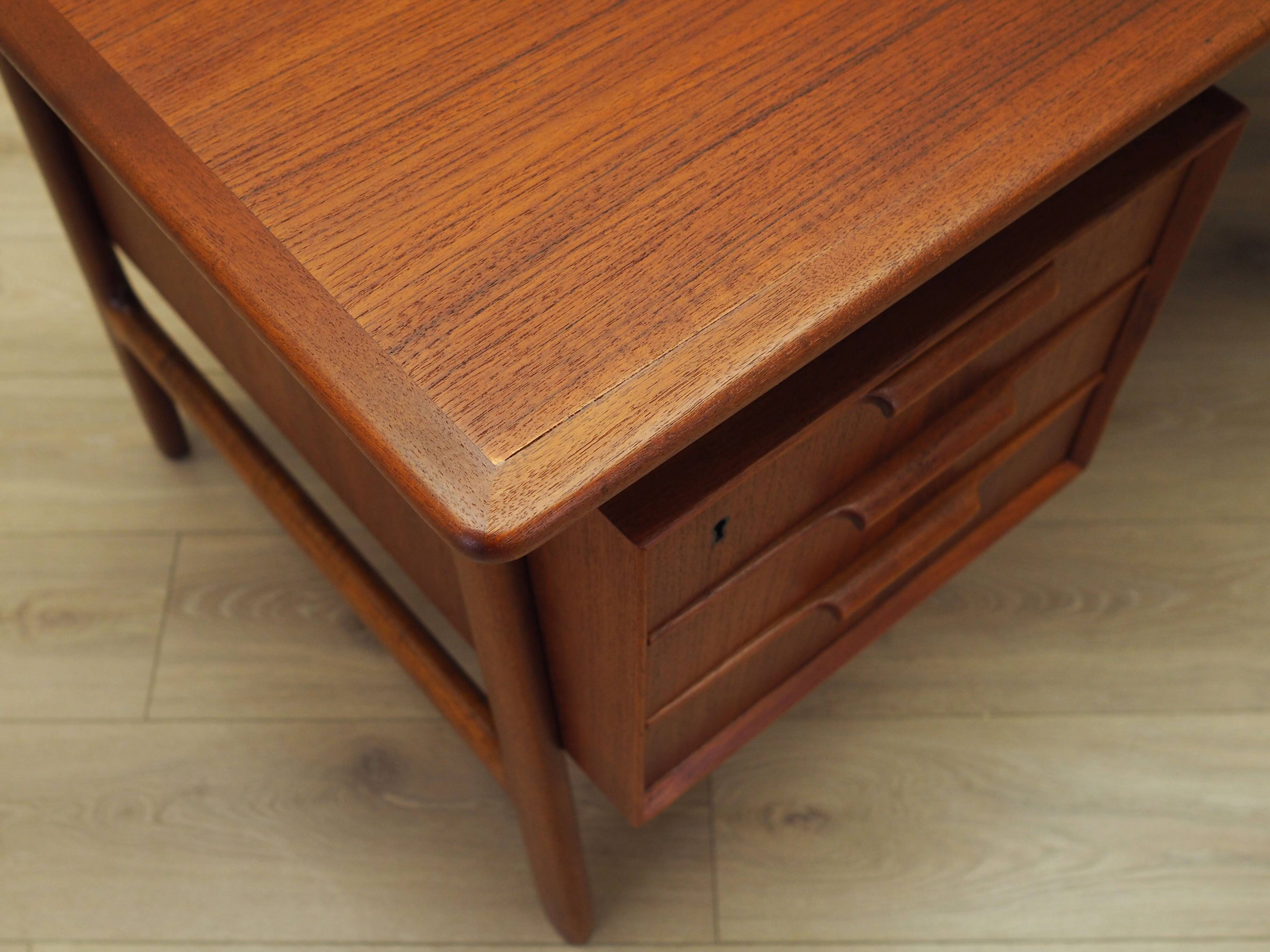Bureau en teck, design danois, années 1970, fabrication : Omann Jun