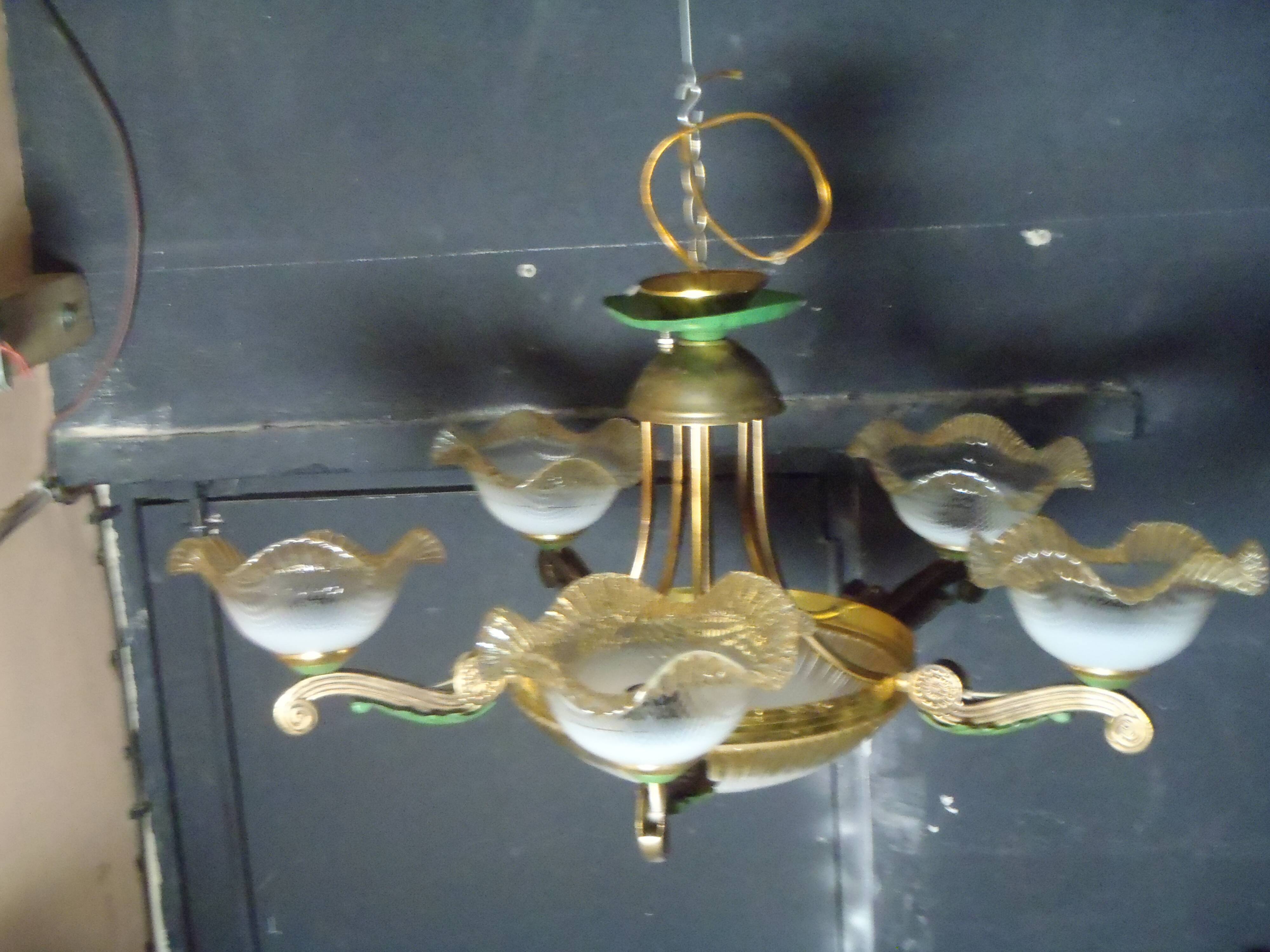 7-light chandelier in glass and brass.