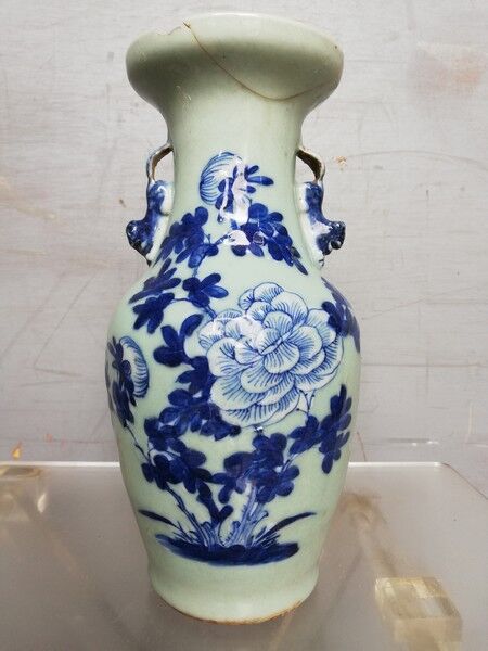 Vase celadon enamel white and blue chinese porcelain 19th
