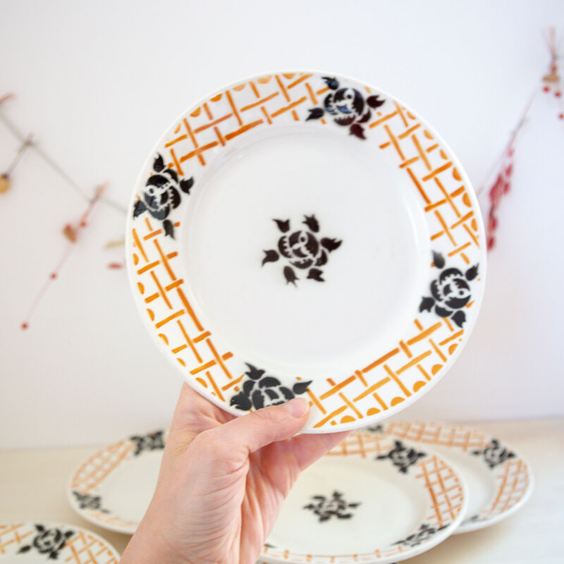 6 plates flat flowers black and orange Badonviller model Roscoff