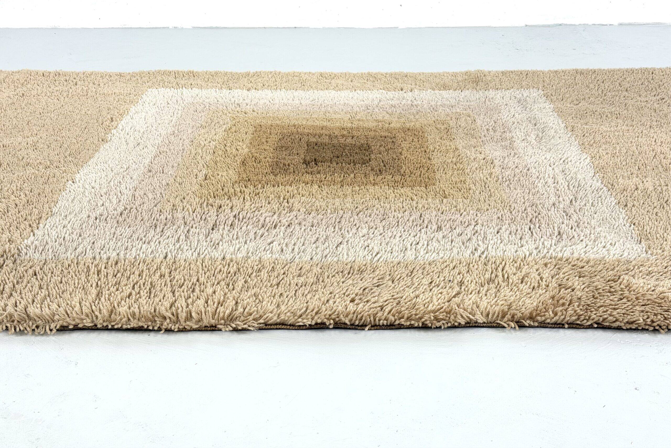 Wool rug attributed to Verner Panton for Tisca – 1970s