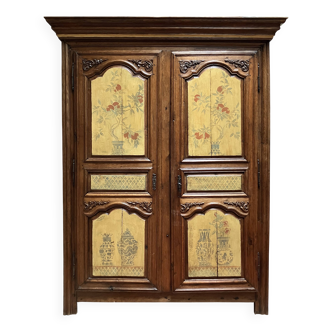 Belle armoire décorée