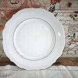 Round porcelain plate, double gold line manufacture, hand-painted.