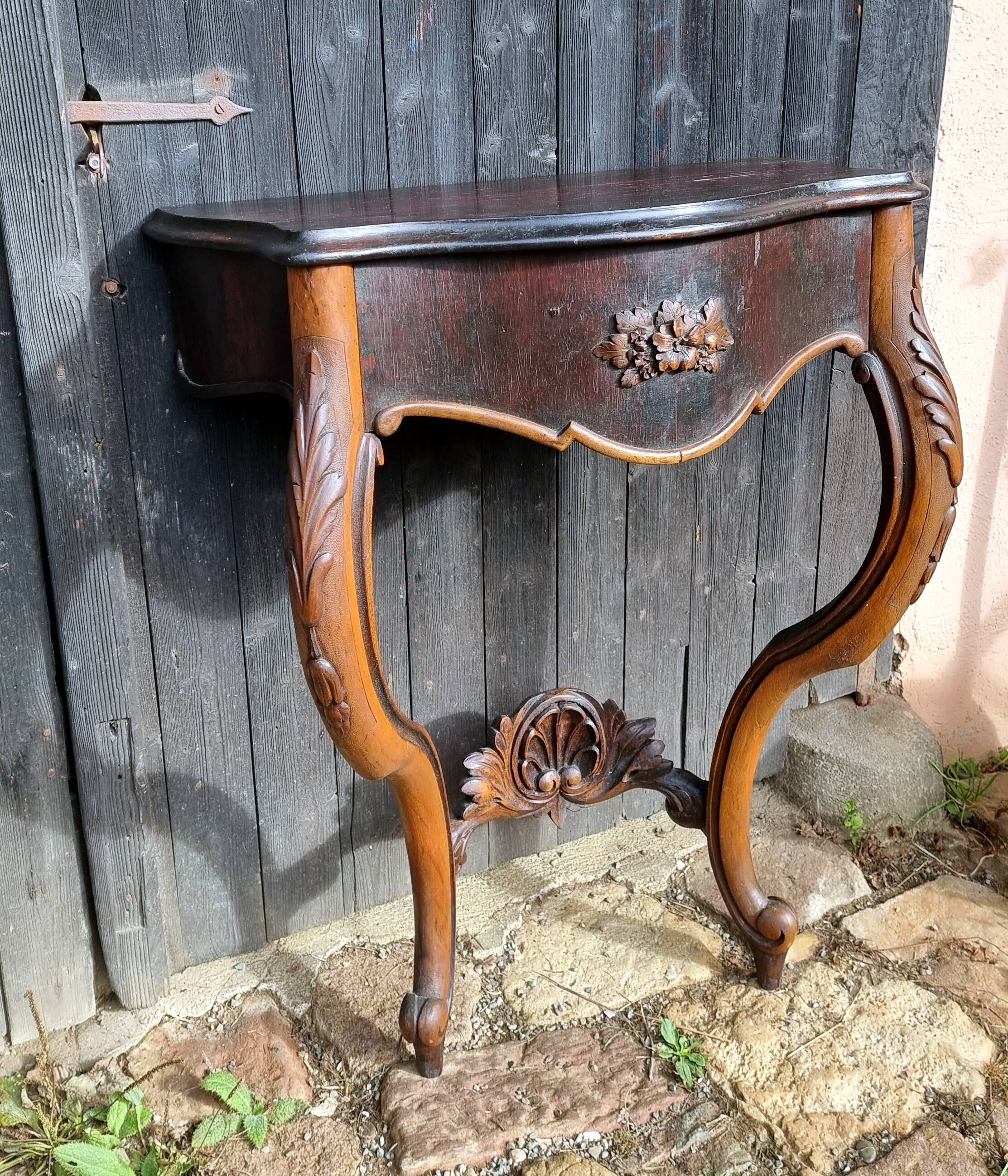 Late 19th century wall-mounted wooden console