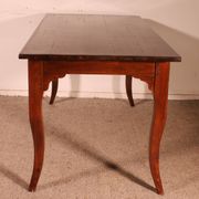 Louis XV table in oak, late 18th century.