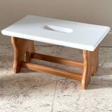 Tabouret vintage en hêtre et peint en blanc