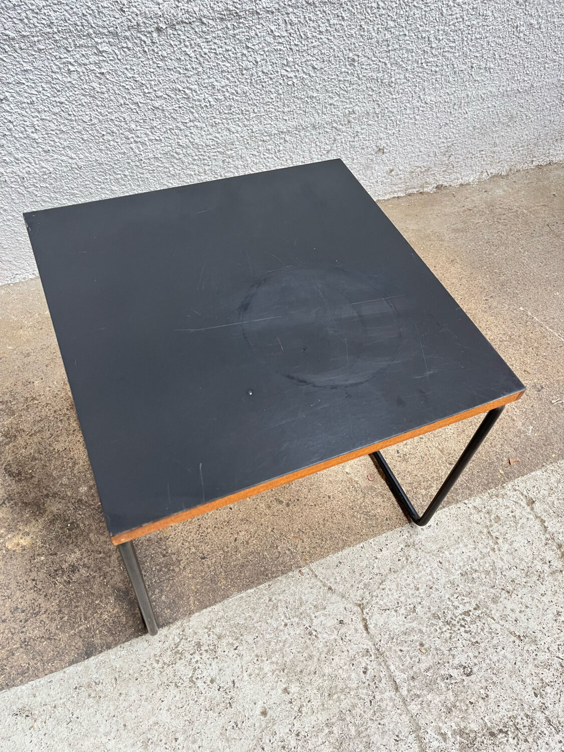 Paire de tables volante Pierre Guariche pour Steiner