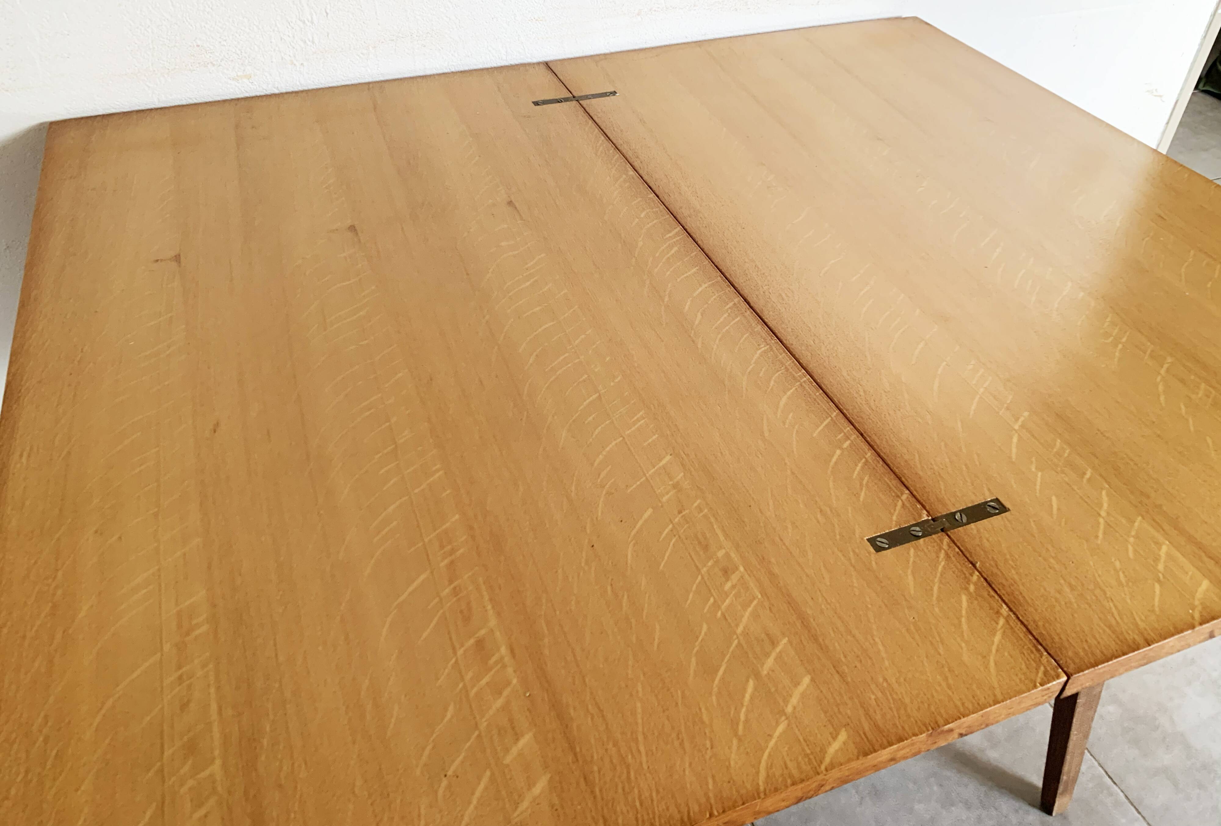 Table portefeuille vintage des années 60 en bois