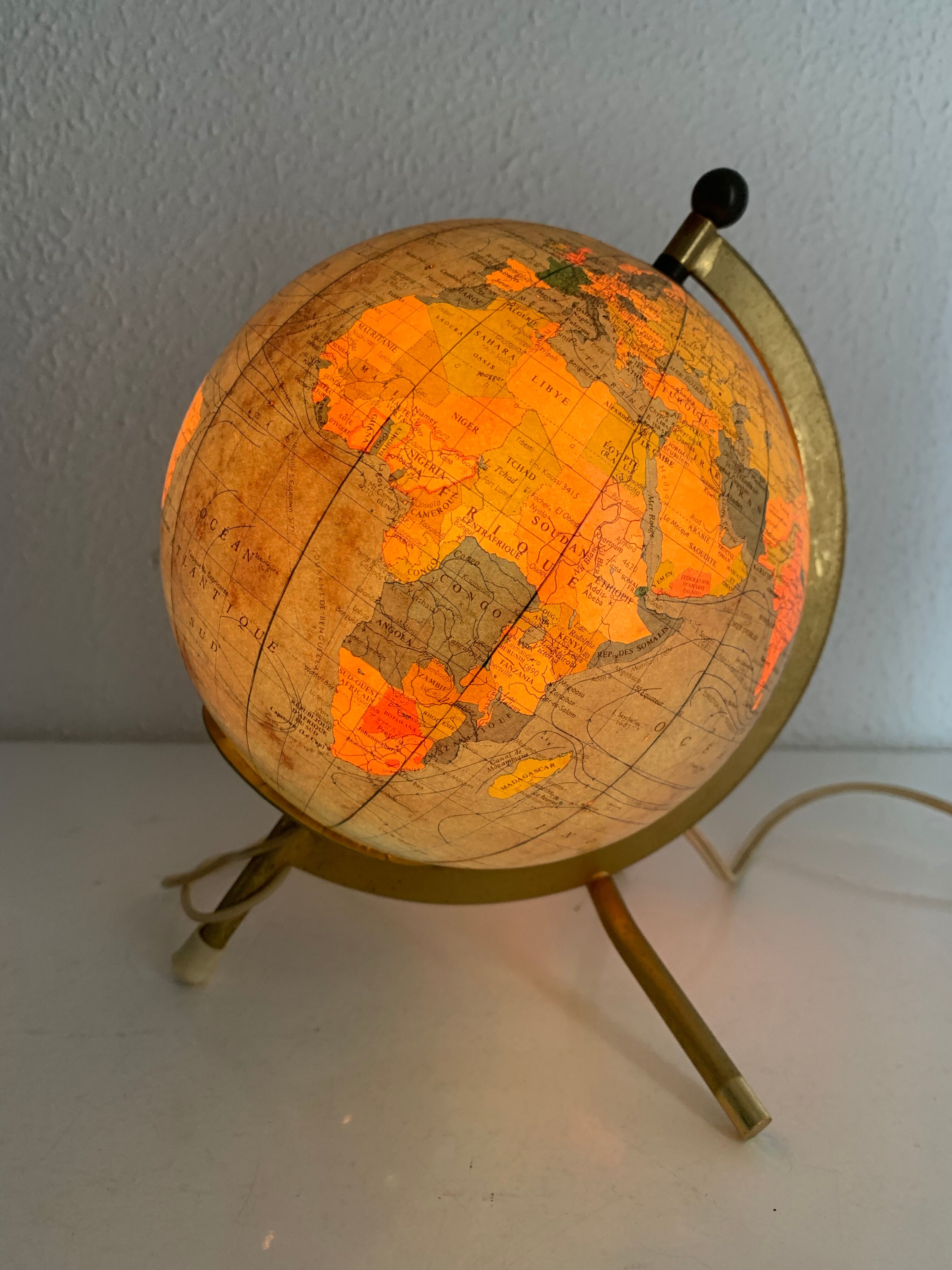 Globe vintage 1967 terrestre Taride tripode doré verre mappemonde - 22 cm