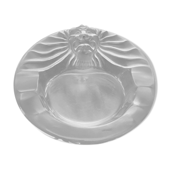 Coupe à décor de tête de lion signée Lalique