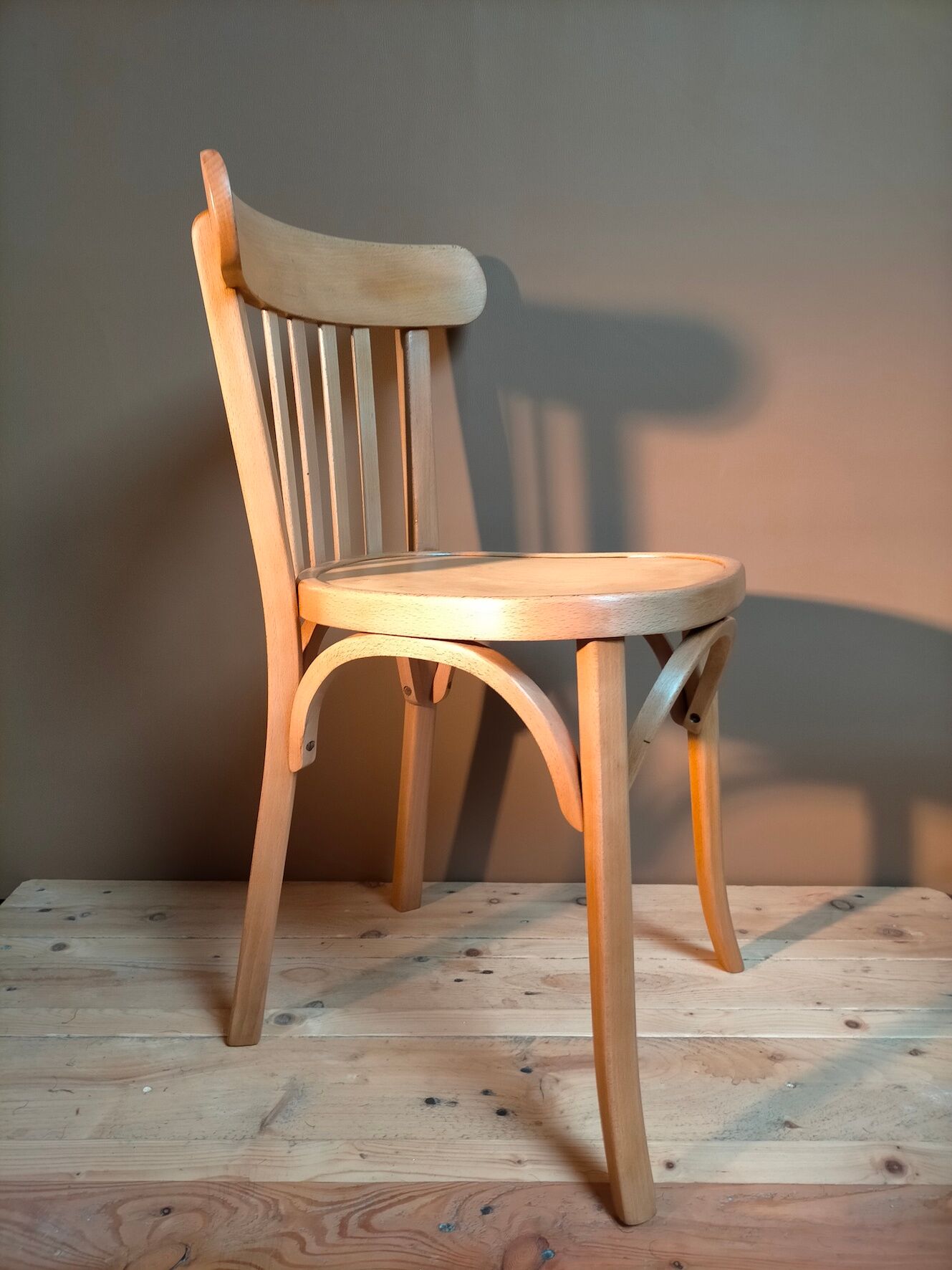 Set of two vintage bistro chairs in curved wood - baumann