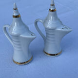 Poivre et sel en forme de lampe ancienne
